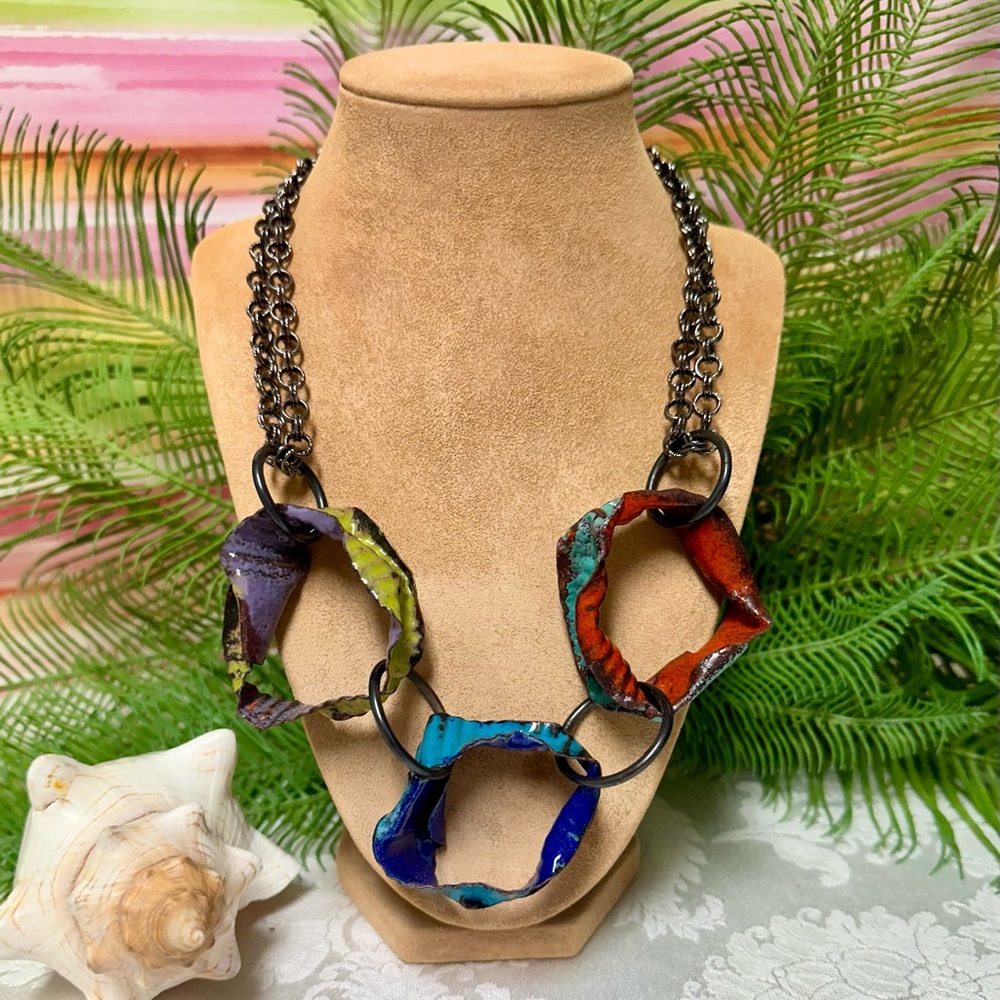 Metal brutalist necklace